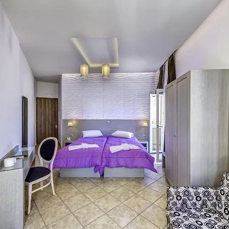 Ethrion Pensionat 4*