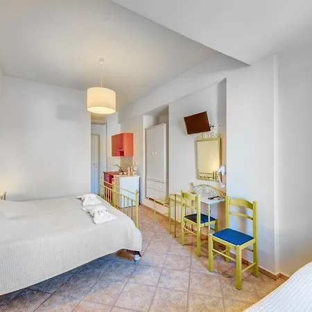 Konukevi Ethrion Ermoupoli