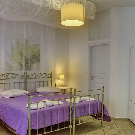 Ethrion Konukevi Ermoupoli