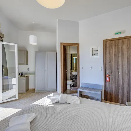 Ethrion Konukevi Ermoupoli