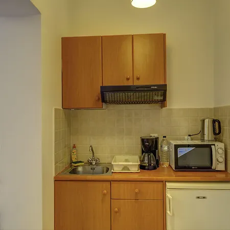 Ethrion Konukevi Ermoupoli