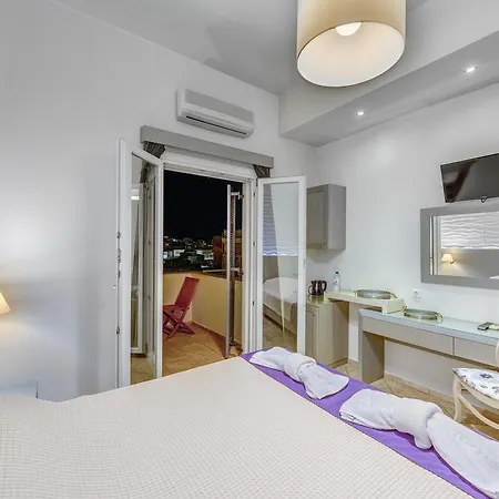 Konukevi Ethrion Ermoupoli