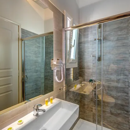 Pensión Ethrion 4*